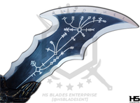 the blades of kratos' chaos knives is acid etched and engarved with runes similar to the blade of kratos's leviathan axe.